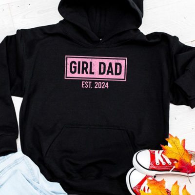 Men Girl Dad Est 2024 Newborn Daddy Father baby girl Hoodie UH1460