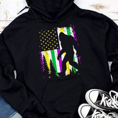 Bigfoot Mardi Gras Sasquatch Funny Men Kids Gift Tee Hoodie MHS1155