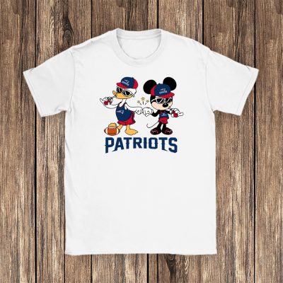 Mickey Mouse X Donald Duck X New England Patriots Team X Nfl X American Football Unisex T-Shirt TBT1339