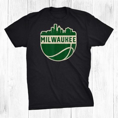 Milwaukee Wisconsin Cityscape Basketball Vintage Unisex T-Shirt