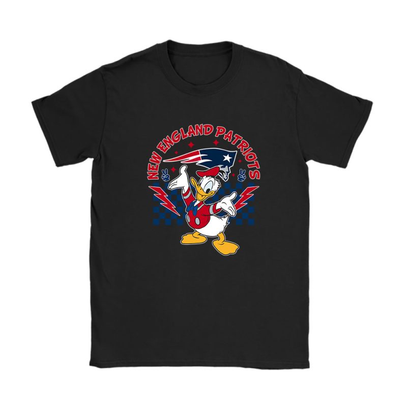 Donald Duck X New England Patriots Team NFL American Football Unisex T-Shirt Cotton Tee TAT8561
