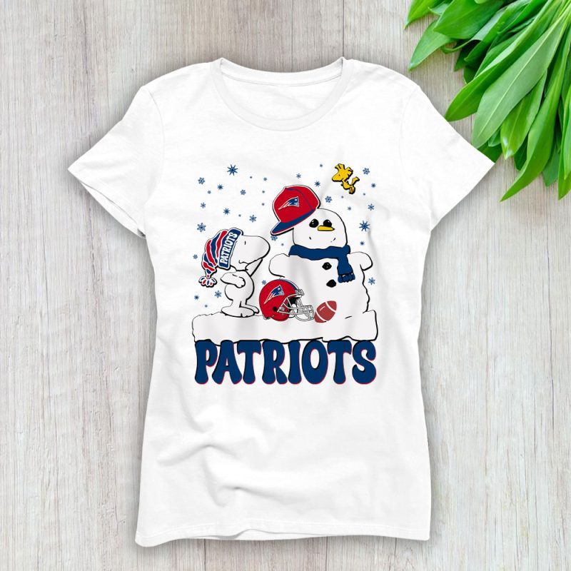 New England Patriots Merry Christmas NFL Gift For Fan Christmas Snoopy And Snow Man Lady T-Shirt Women Tee LTL20927