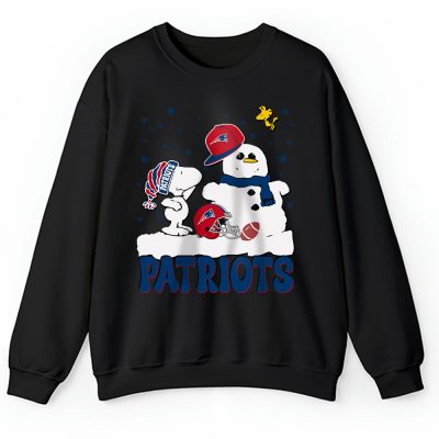 New England Patriots Merry Christmas NFL Gift For Fan Christmas Snoopy And Snow Man Unisex Sweatshirt TAH20927